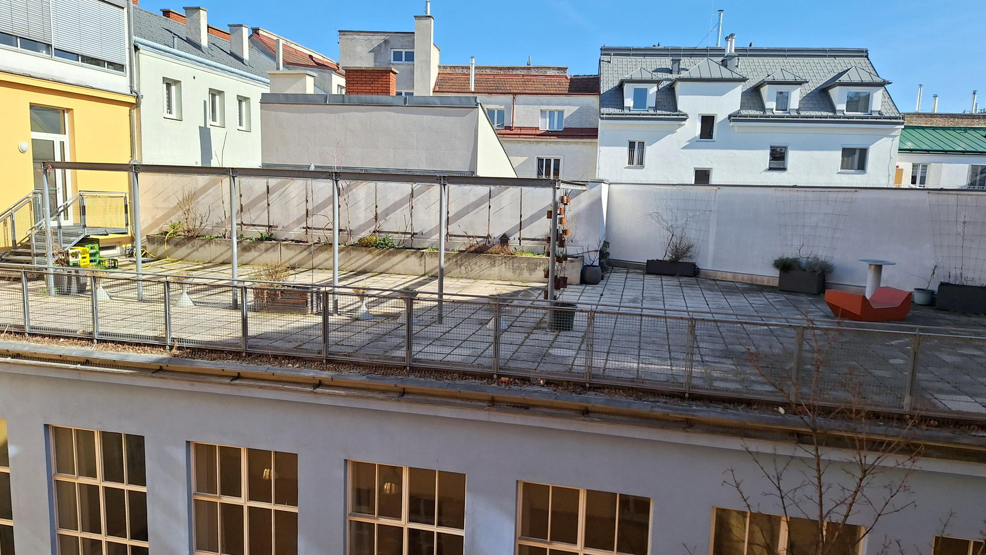 Grüne Coole Schule sponsert Erneuerung des Roof Top Class Room!