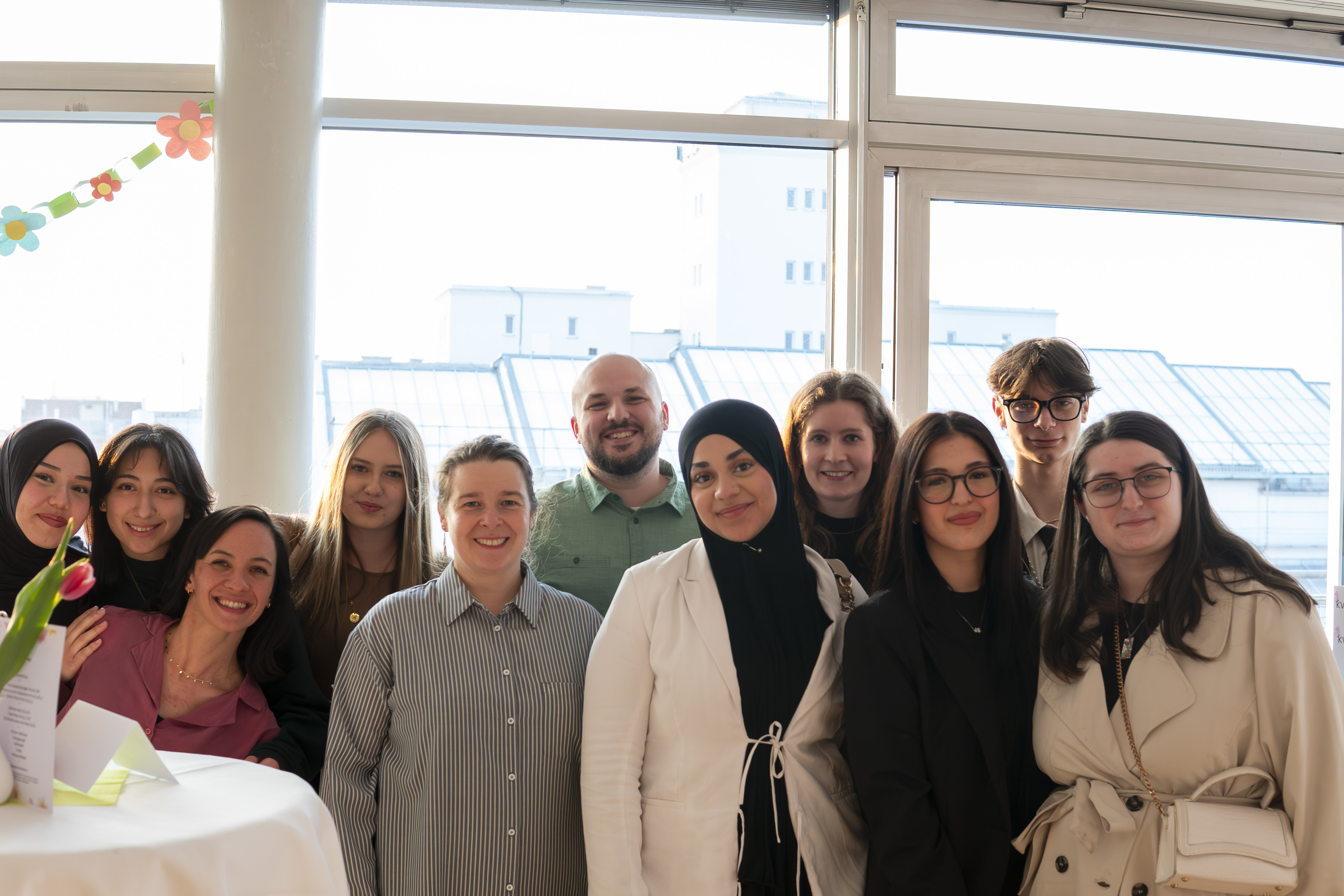 Absolvent/innen Treffen im Panorama-Restaurant der HLW10